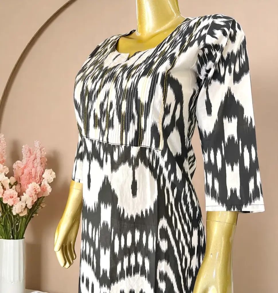 Black-and-White-Ikat-Cotton-Kurti04.webp