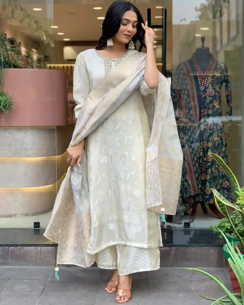 Off-White Floral Embroidered Kurta Set with Banarasi Dupatta