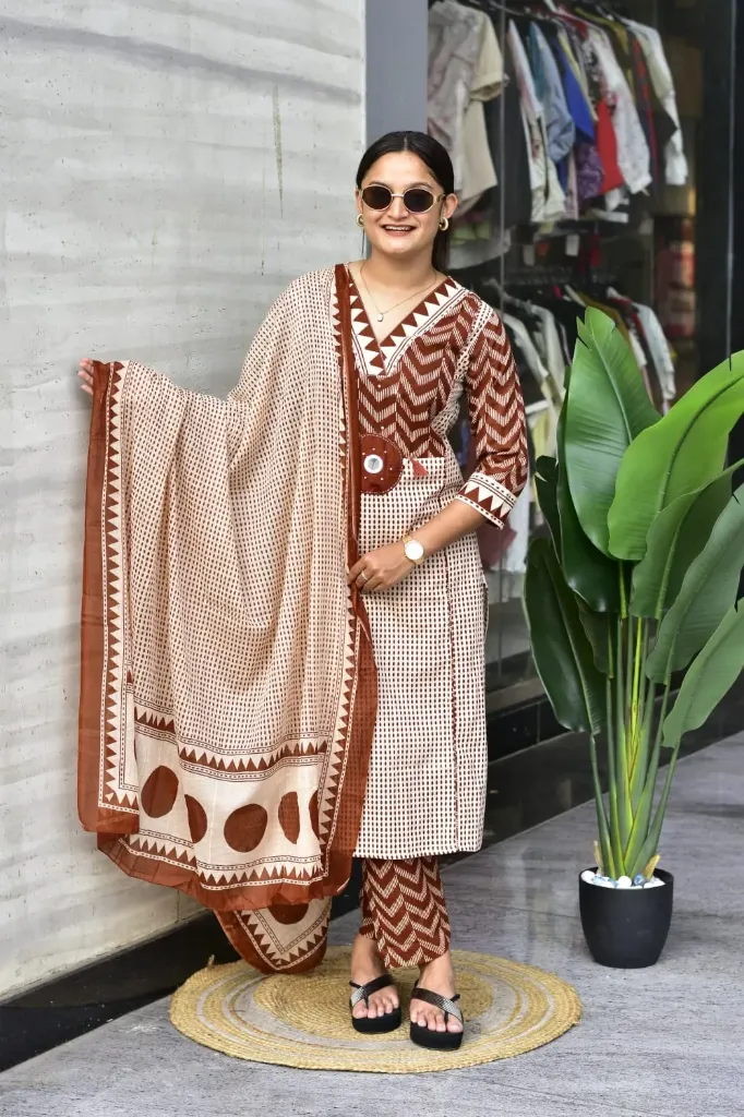 Jaipur Pure Cotton 60x60 Zig-Zag Print Kurta Pant Set with Handcrafted Floral Neckline