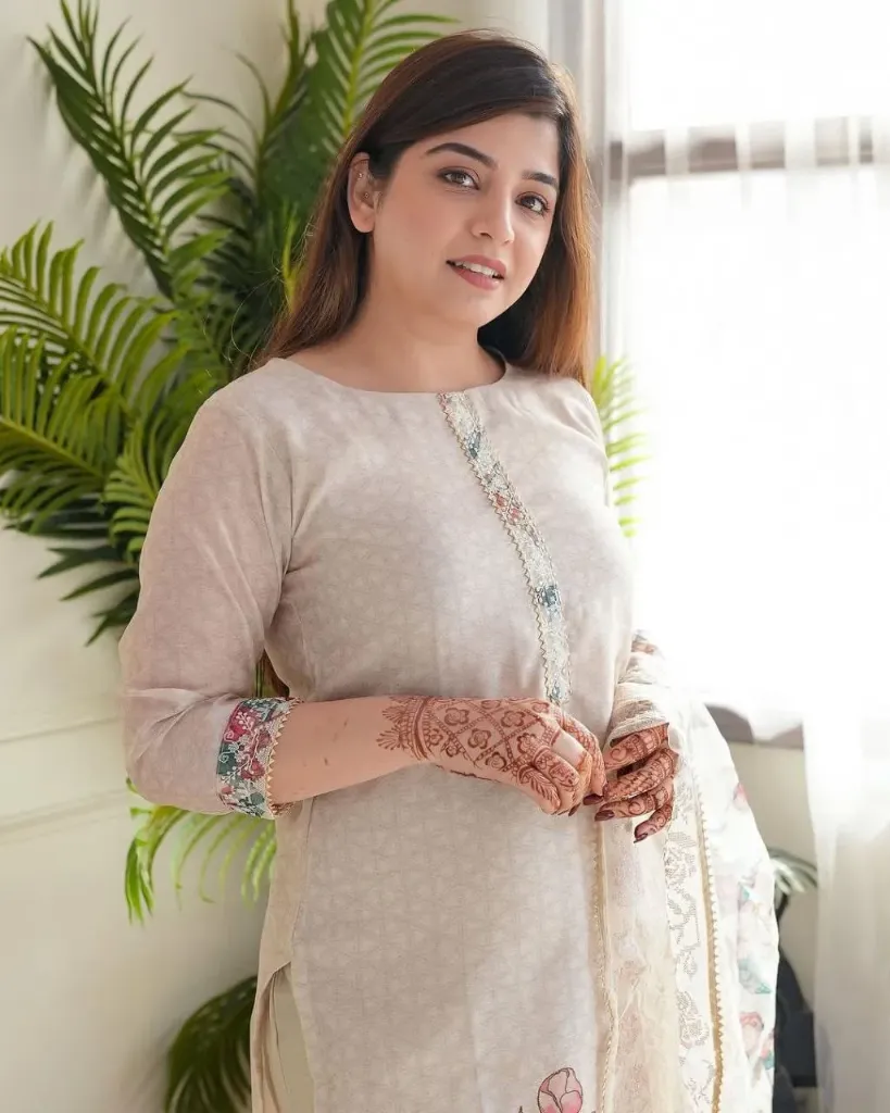 Premium Linen Printed Kurti, Tailored Bottom Trousers, and Coordinated Dupatta 3-Piece Luxury Festive Set with Intricate Full Work Detailing (M)