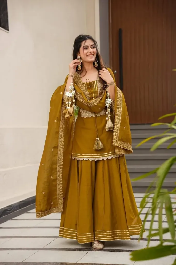 Pure Soft Chinon Embroidered Peplum Top with 12-Kali Flared Palazzo and Dupatta (S)