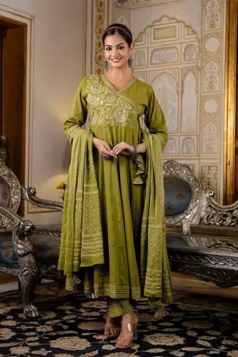 Elegant Anarkali Kurta Set with Embroidered Dupatta